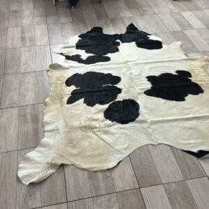 Cuero de vaca natural (blanco y negro)