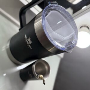 Termo y mate Stanley negro